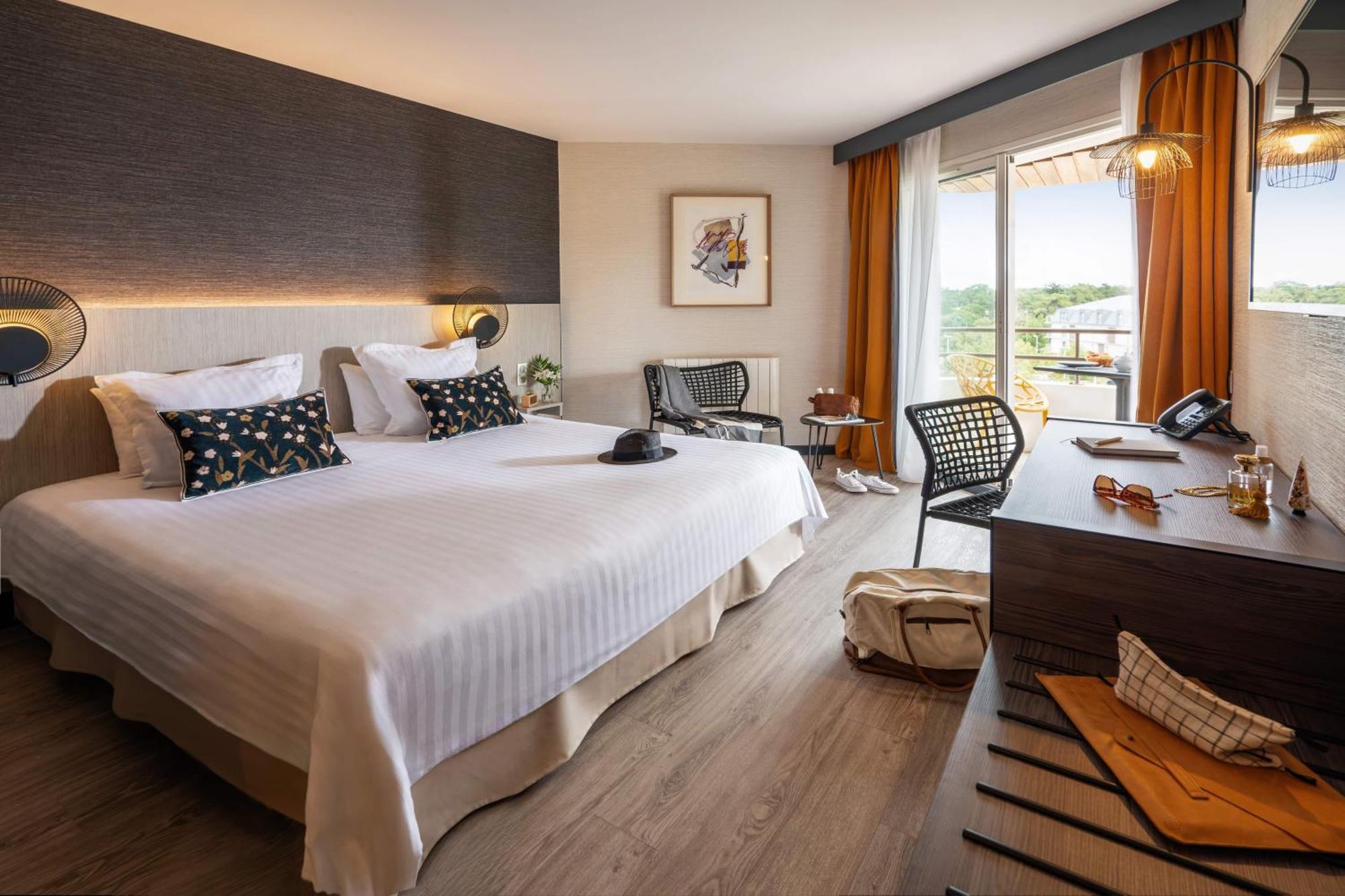 Hotel Valdys Thalasso & Spa - Les Pins Σαιν-Ζαν-ντε-Μον Εξωτερικό φωτογραφία